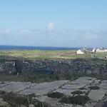 Aran Walkers Bed & Breakfast *