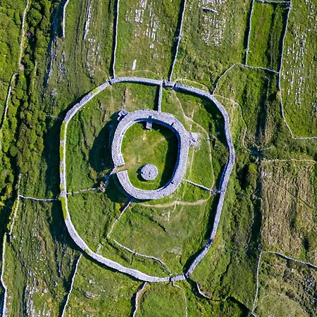 Aran Walkers Inis Mor