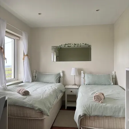 فندق مبيت وإفطار Aran Walkers *