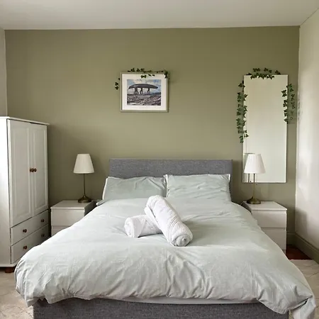 فندق مبيت وإفطار Aran Walkers *