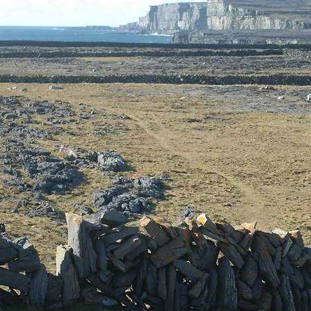 Aran Walkers فندق مبيت وإفطار *