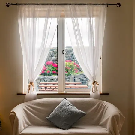 Aran Walkers فندق مبيت وإفطار